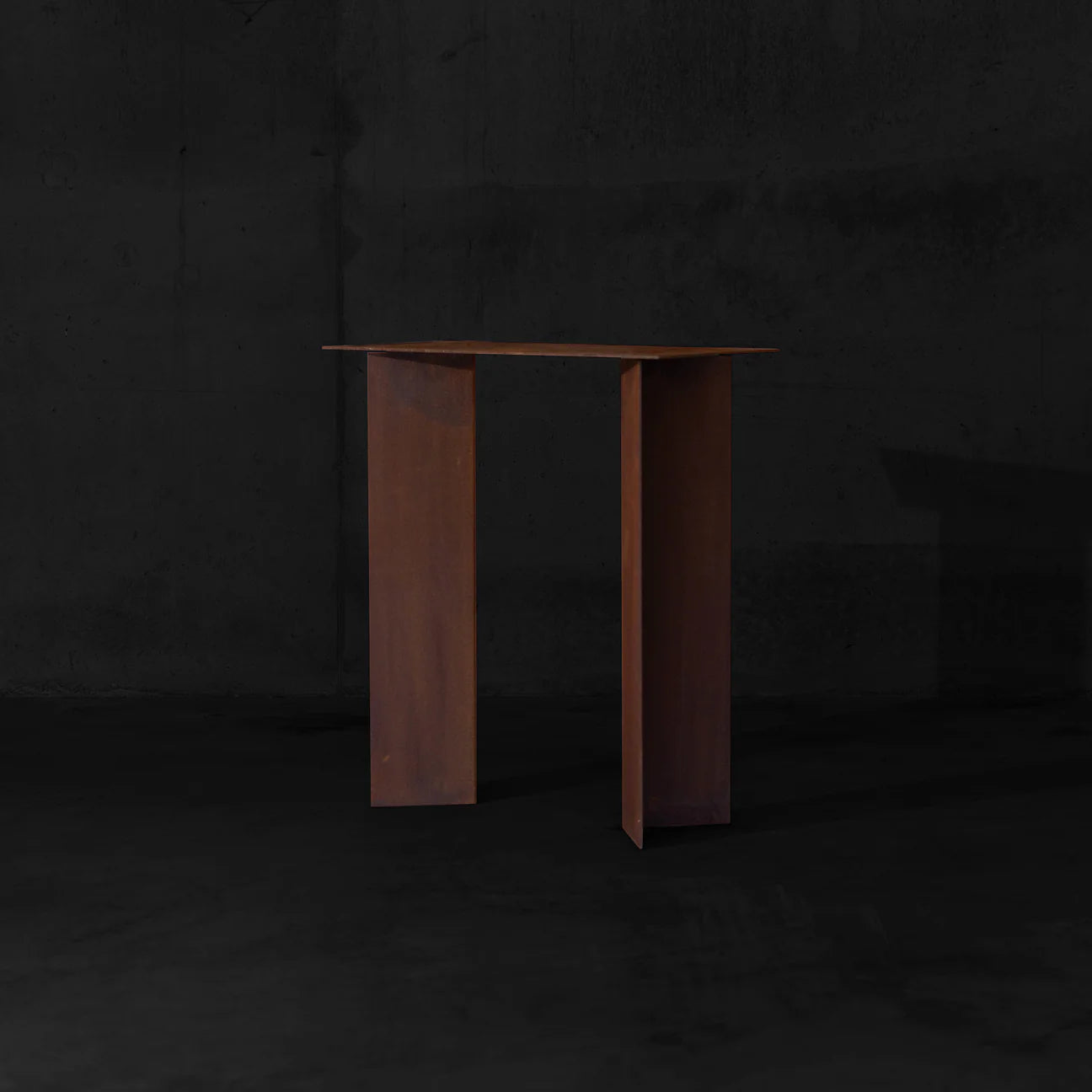 CORTEN STEEL TABLE 800 – A Timeless Collectible